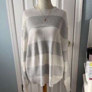 Hollister Women's Gray and White Striped Sweater